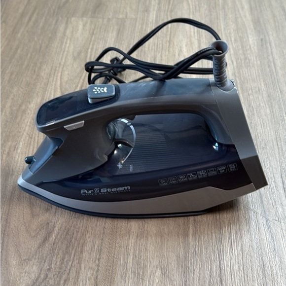 Pur Steam Iron - Black and Gray - Picture 1 of 7
